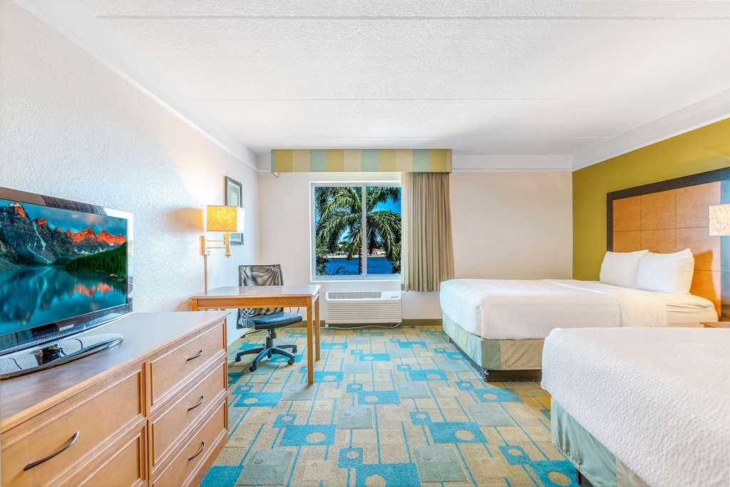La Quinta By Wyndham Ft. Lauderdale Airport Hotel Hollywood Room photo