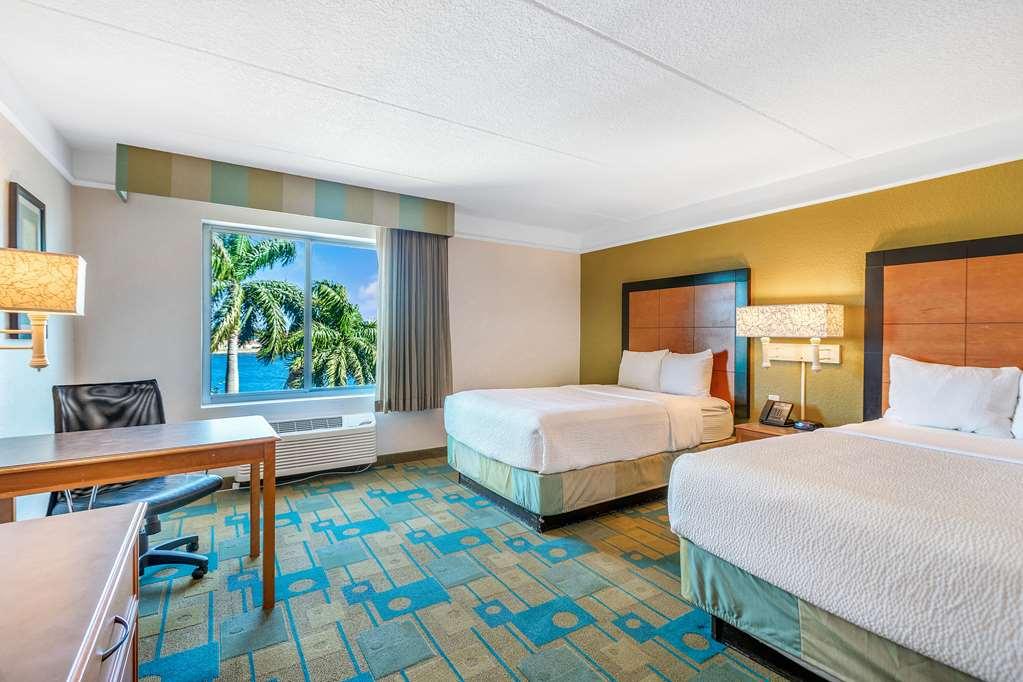 La Quinta By Wyndham Ft. Lauderdale Airport Hotel Hollywood Room photo