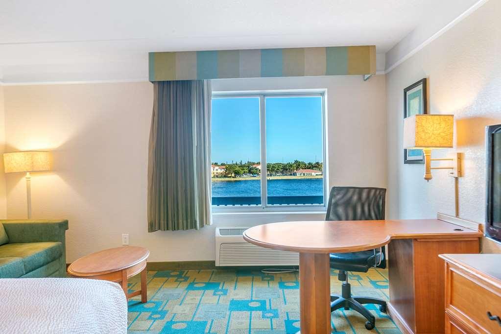 La Quinta By Wyndham Ft. Lauderdale Airport Hotel Hollywood Room photo