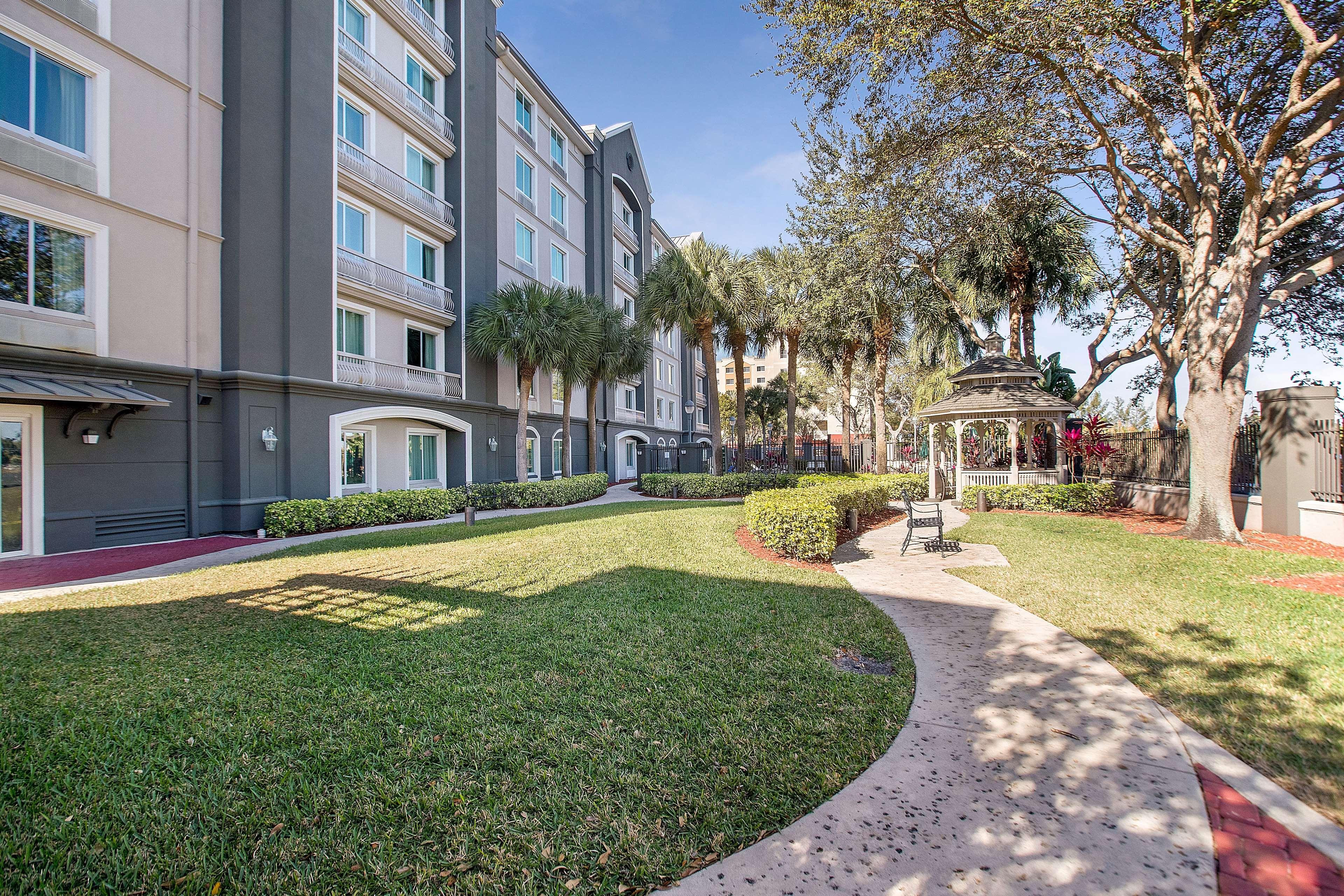 La Quinta By Wyndham Ft. Lauderdale Airport Hotel Hollywood Exterior photo