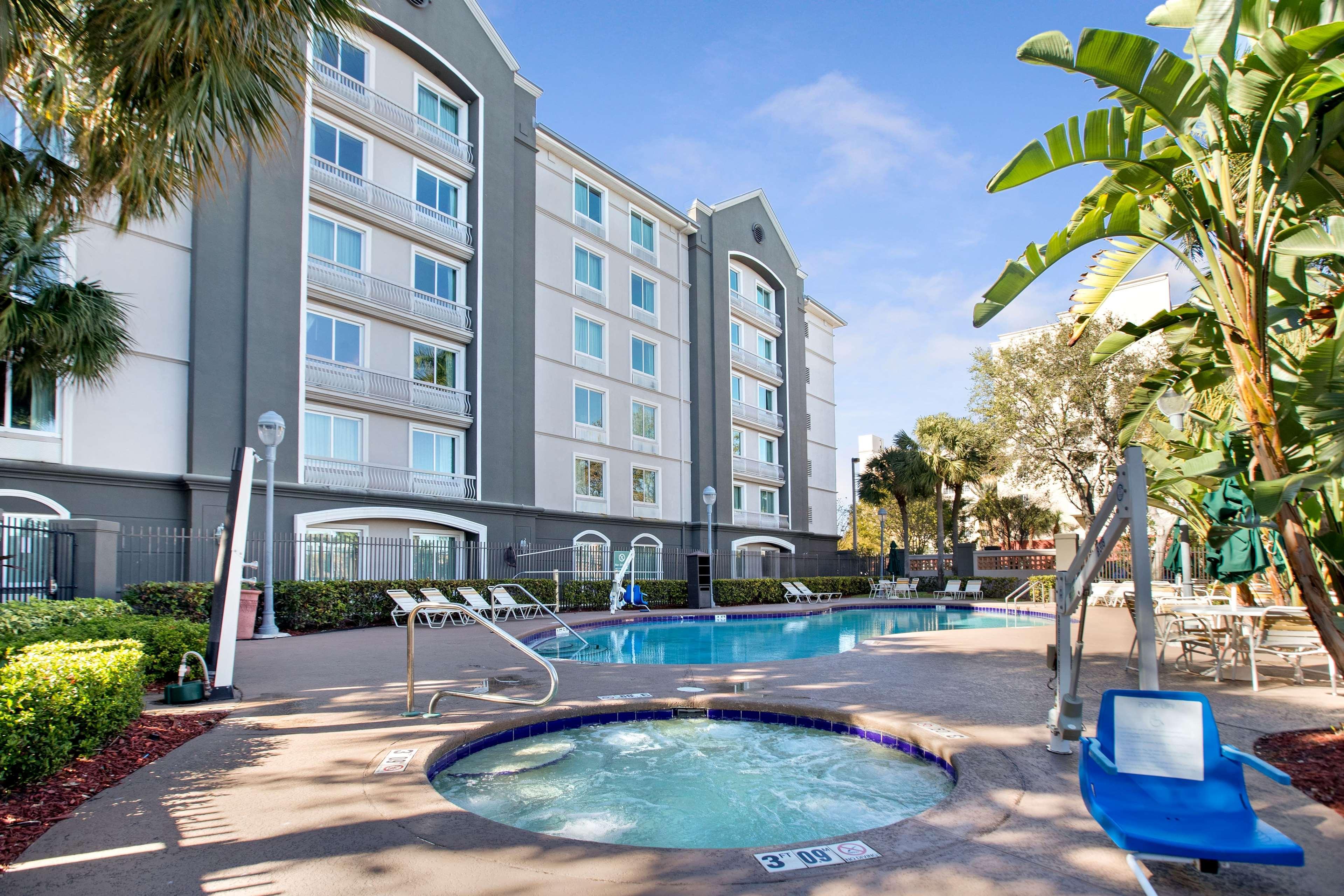La Quinta By Wyndham Ft. Lauderdale Airport Hotel Hollywood Exterior photo
