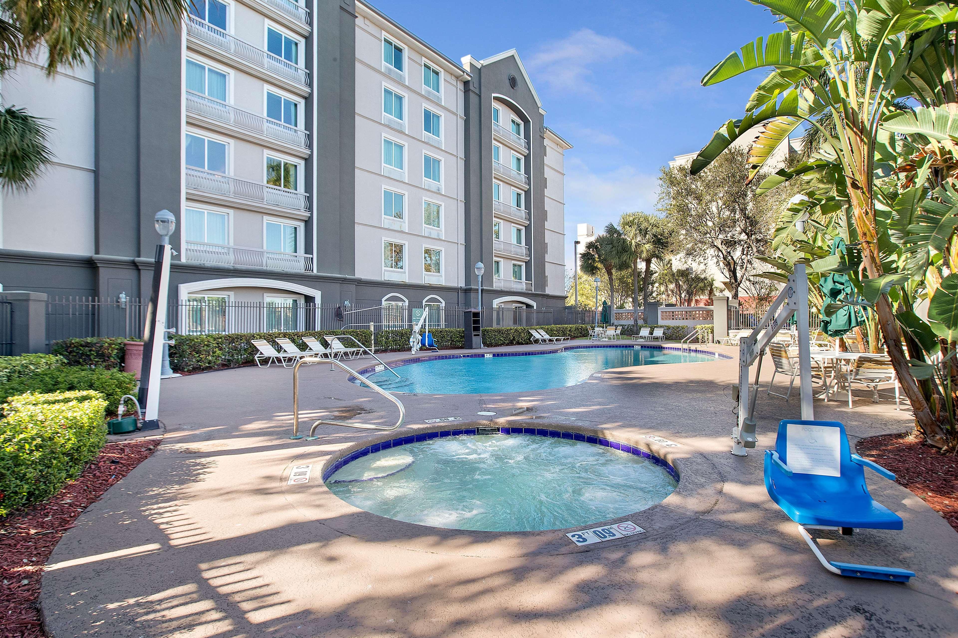 La Quinta By Wyndham Ft. Lauderdale Airport Hotel Hollywood Exterior photo