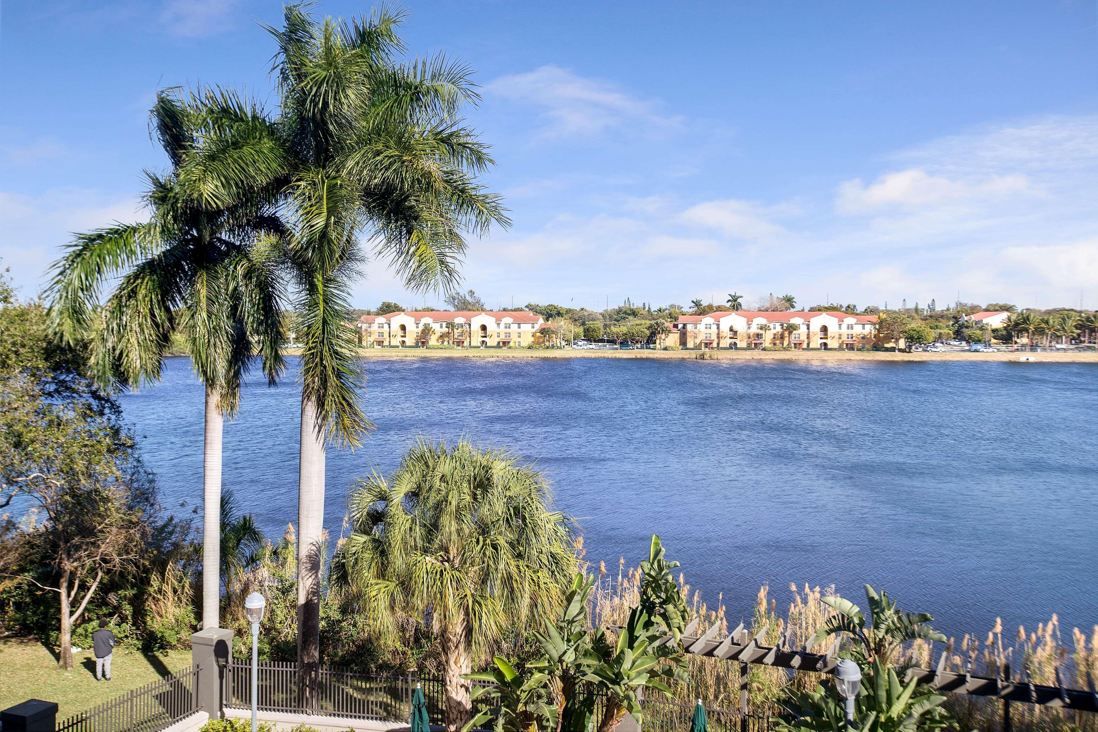 La Quinta By Wyndham Ft. Lauderdale Airport Hotel Hollywood Exterior photo
