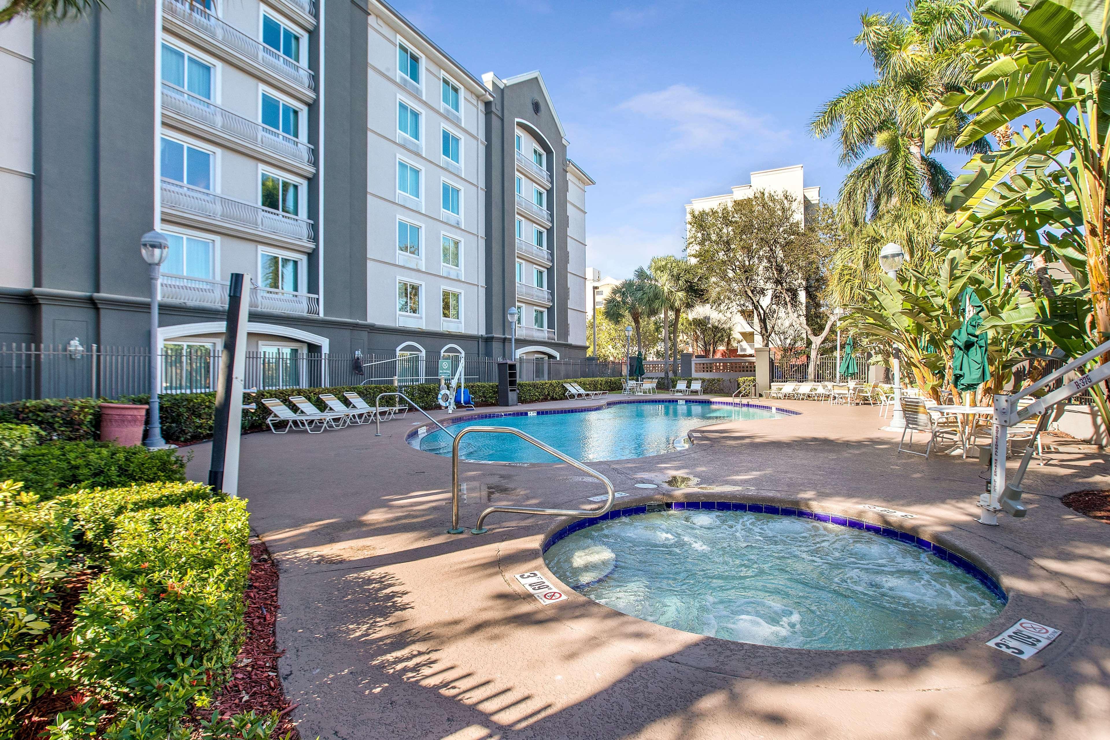 La Quinta By Wyndham Ft. Lauderdale Airport Hotel Hollywood Exterior photo